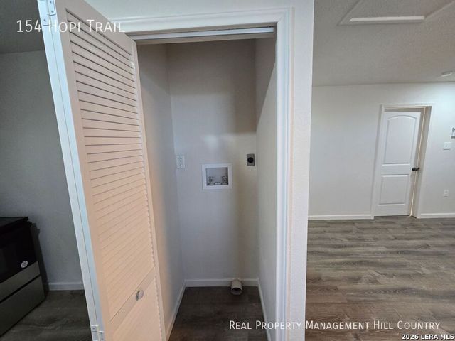 154 Hopi, Bandera, TX 78003