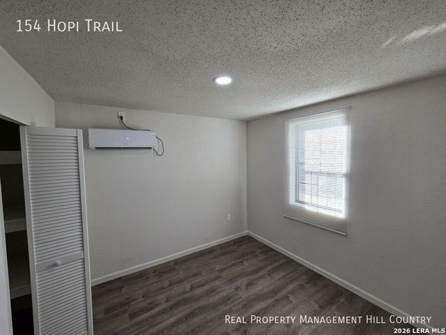 154 Hopi, Bandera, TX 78003