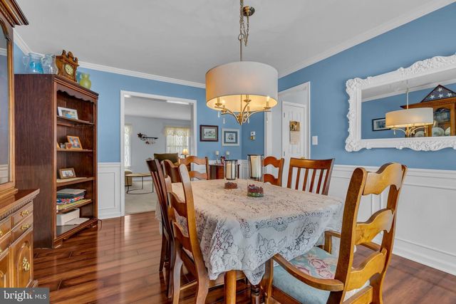 2593 HALLECK DR, Whitehall, PA 18052