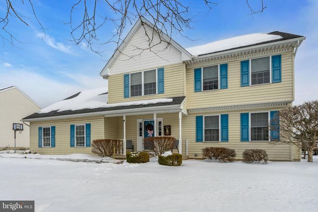 2593 HALLECK DR, Whitehall, PA 18052