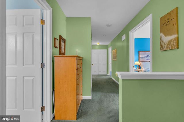 2593 HALLECK DR, Whitehall, PA 18052