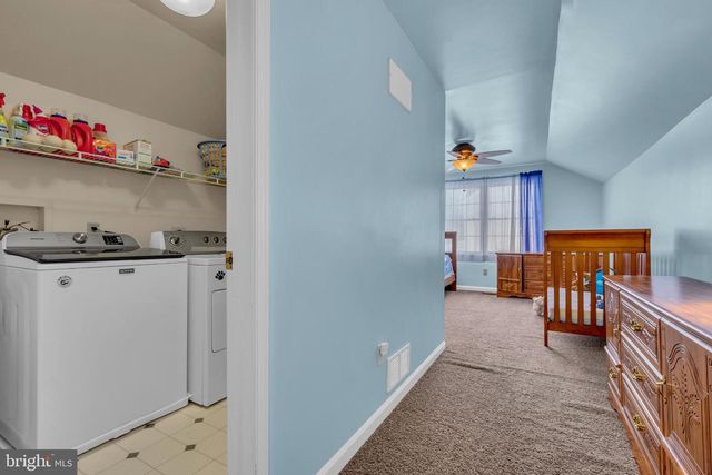 2593 HALLECK DR, Whitehall, PA 18052