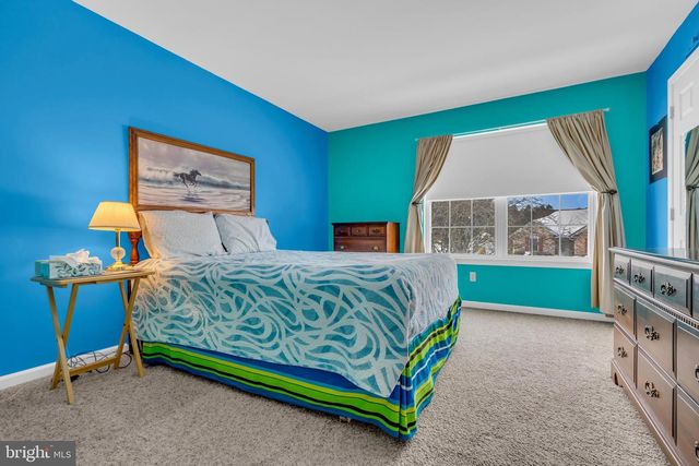 2593 HALLECK DR, Whitehall, PA 18052