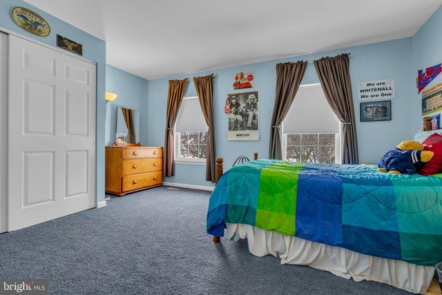 2593 HALLECK DR, Whitehall, PA 18052