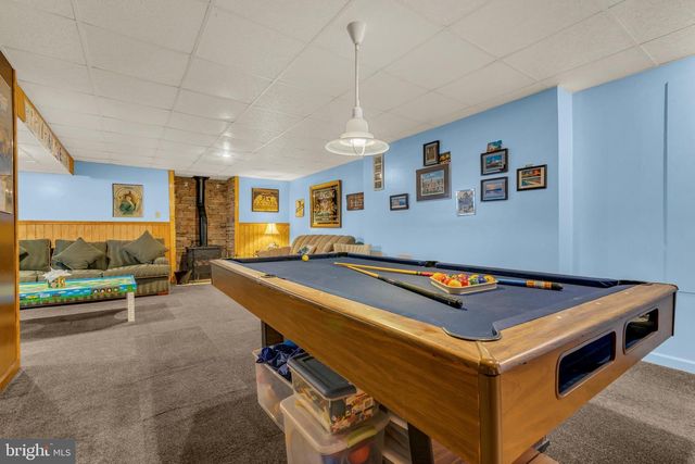 2593 HALLECK DR, Whitehall, PA 18052