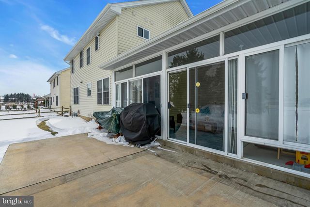 2593 HALLECK DR, Whitehall, PA 18052