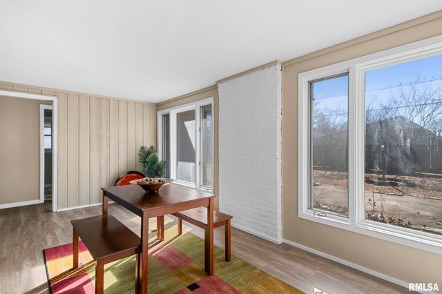 2028 PARKVIEW Drive, Springfield, IL 62704