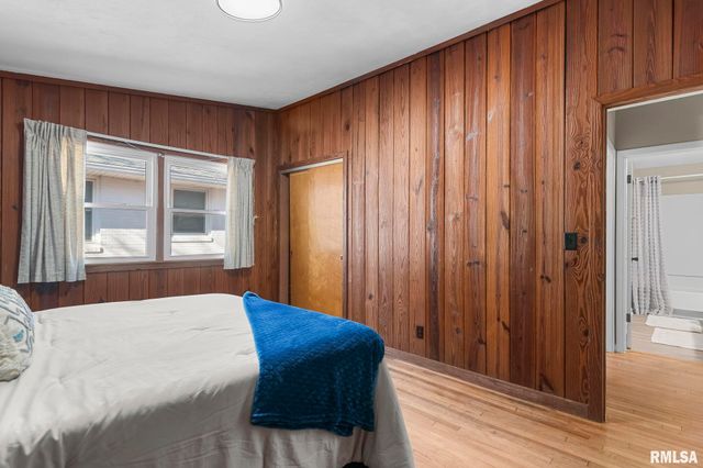 2028 PARKVIEW Drive, Springfield, IL 62704