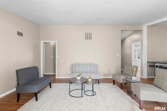 2028 PARKVIEW Drive, Springfield, IL 62704