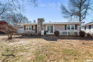 2028 PARKVIEW Drive, Springfield, IL 62704