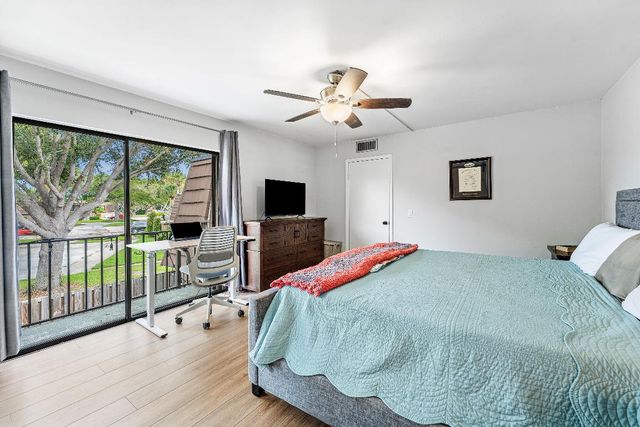 707 7th Court, Palm Beach Gardens, FL 33410