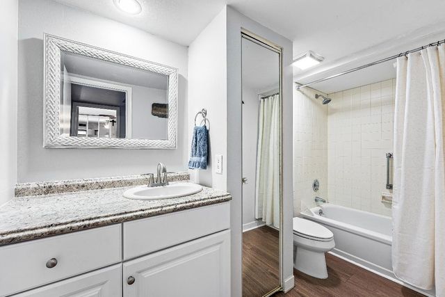 707 7th Court, Palm Beach Gardens, FL 33410