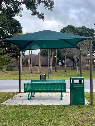 707 7th Court, Palm Beach Gardens, FL 33410