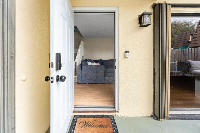 707 7th Court, Palm Beach Gardens, FL 33410