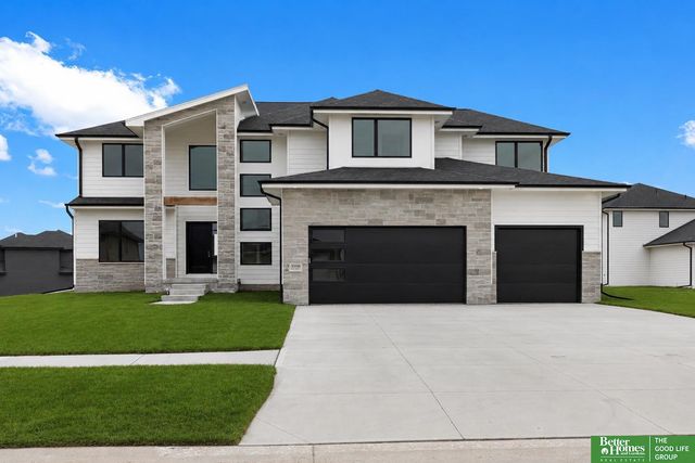 5831 N 214th Avenue Circle, Elkhorn, NE 68022