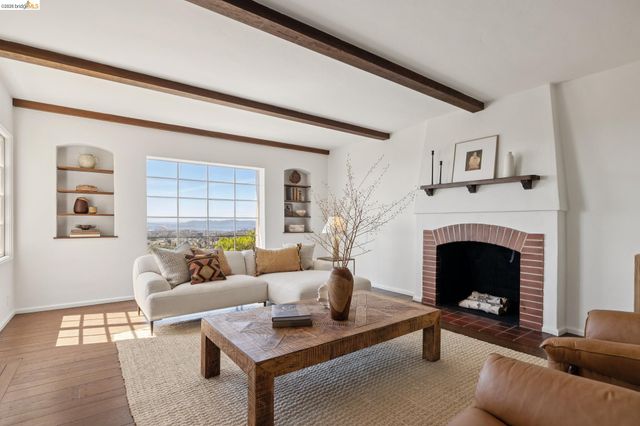 165 Bell Ave, Piedmont, CA 94611