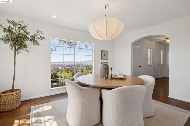 165 Bell Ave, Piedmont, CA 94611