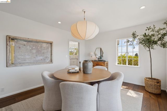 165 Bell Ave, Piedmont, CA 94611