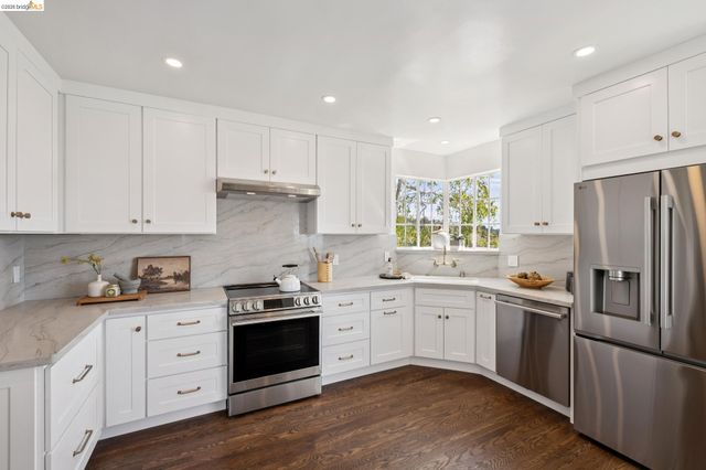 165 Bell Ave, Piedmont, CA 94611