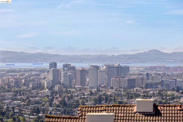 165 Bell Ave, Piedmont, CA 94611