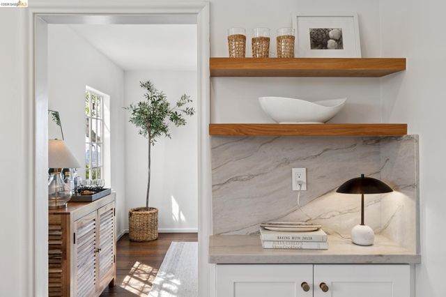 165 Bell Ave, Piedmont, CA 94611