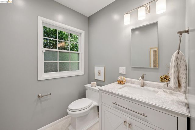 165 Bell Ave, Piedmont, CA 94611