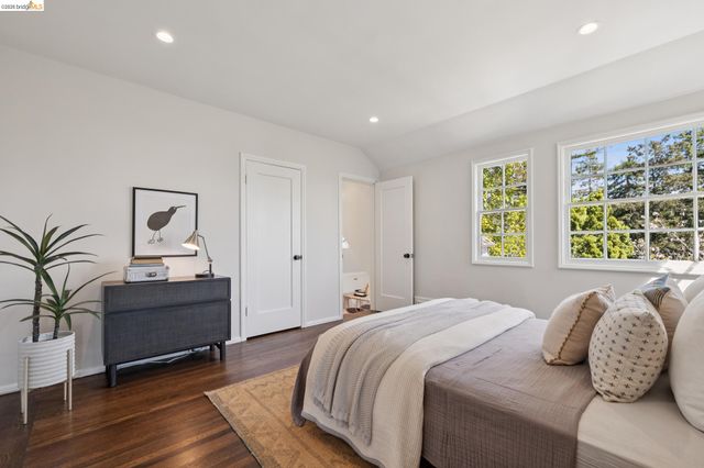 165 Bell Ave, Piedmont, CA 94611