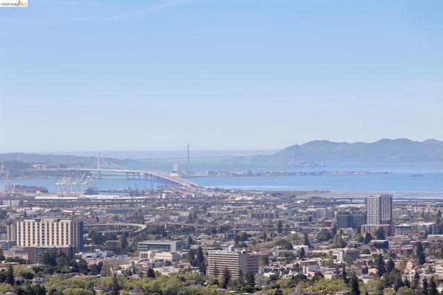 165 Bell Ave, Piedmont, CA 94611