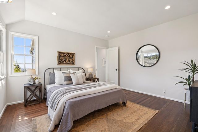 165 Bell Ave, Piedmont, CA 94611