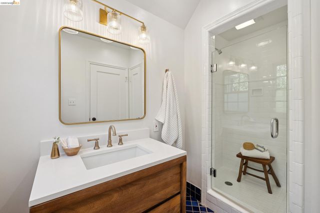 165 Bell Ave, Piedmont, CA 94611