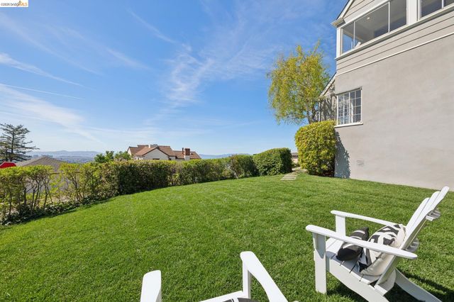 165 Bell Ave, Piedmont, CA 94611