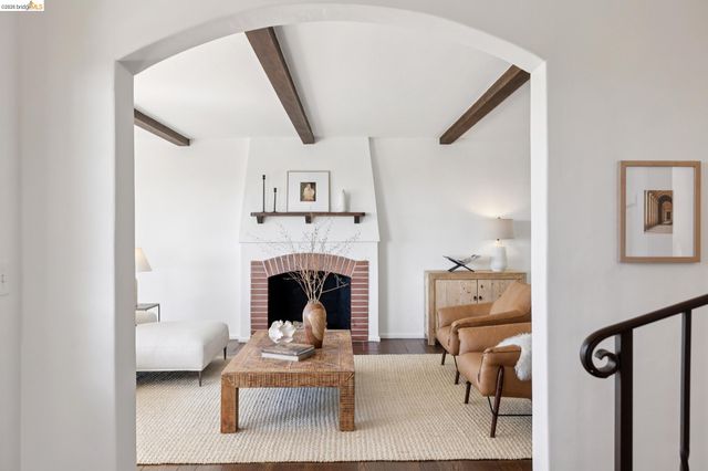 165 Bell Ave, Piedmont, CA 94611