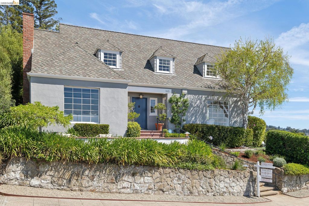 165 Bell Ave, Piedmont, CA 94611