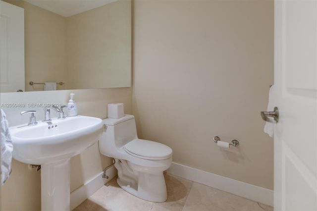 3101 S Ocean Dr 404, Hollywood, FL 33019