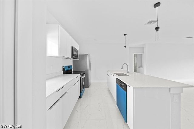 2814 12th ST SW, Lehigh Acres, FL 33976