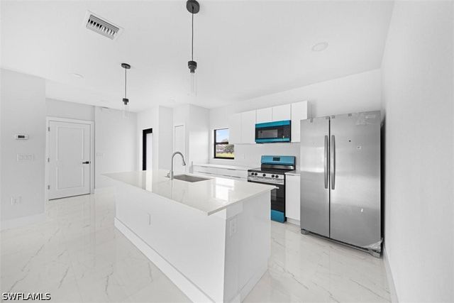 2814 12th ST SW, Lehigh Acres, FL 33976