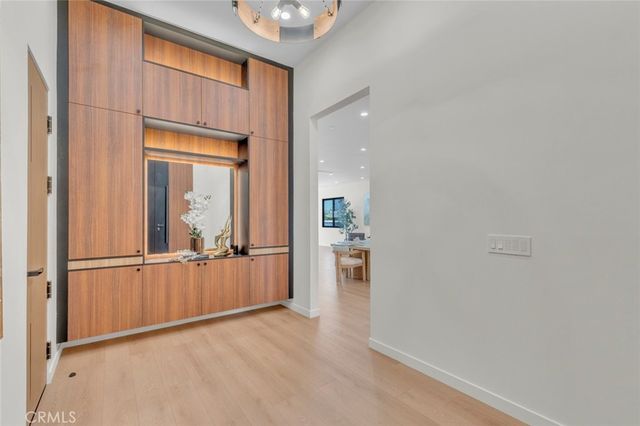 6709 Goodland Avenue, North Hollywood, CA 91606