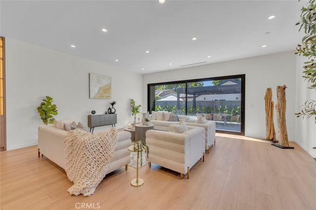 6709 Goodland Avenue, North Hollywood, CA 91606