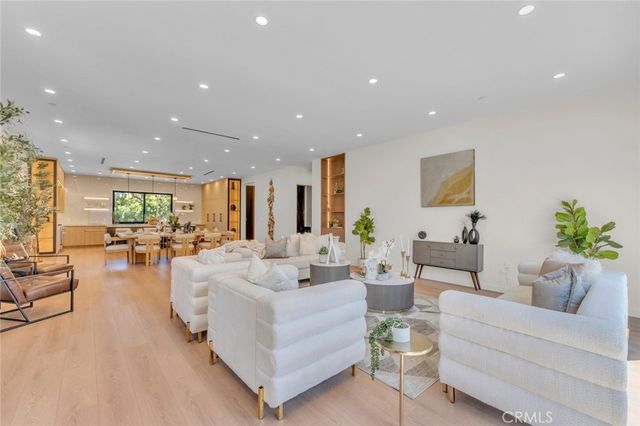 6709 Goodland Avenue, North Hollywood, CA 91606