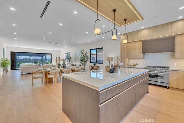 6709 Goodland Avenue, North Hollywood, CA 91606