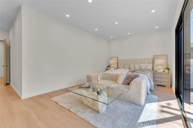 6709 Goodland Avenue, North Hollywood, CA 91606
