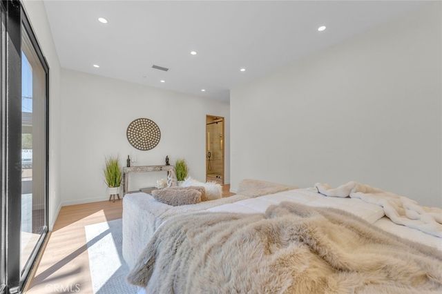 6709 Goodland Avenue, North Hollywood, CA 91606