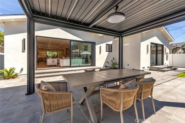 6709 Goodland Avenue, North Hollywood, CA 91606