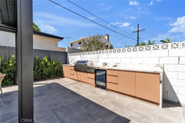 6709 Goodland Avenue, North Hollywood, CA 91606