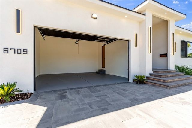6709 Goodland Avenue, North Hollywood, CA 91606