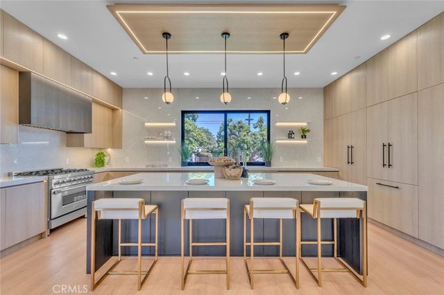 6709 Goodland Avenue, North Hollywood, CA 91606