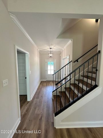 888 Hazelwood Drive, Lake Cormorant, MS 38641