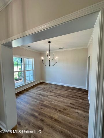 888 Hazelwood Drive, Lake Cormorant, MS 38641