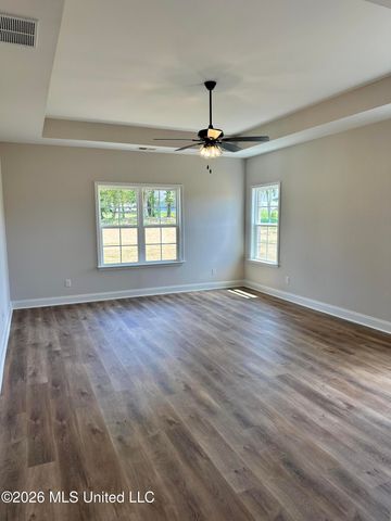 888 Hazelwood Drive, Lake Cormorant, MS 38641