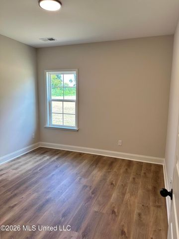 888 Hazelwood Drive, Lake Cormorant, MS 38641